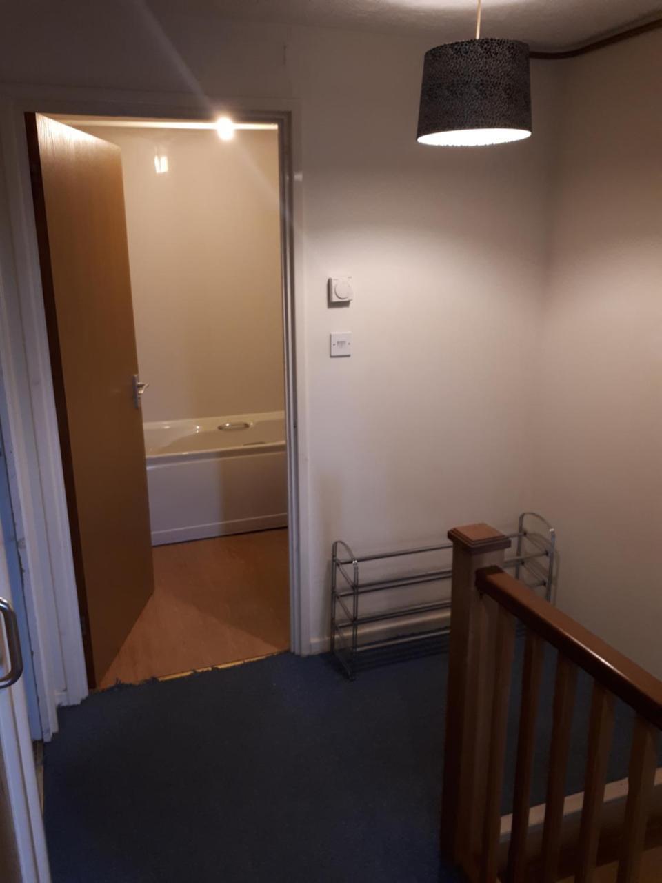 Marvellous Meridian Maisonette Ifield Экстерьер фото